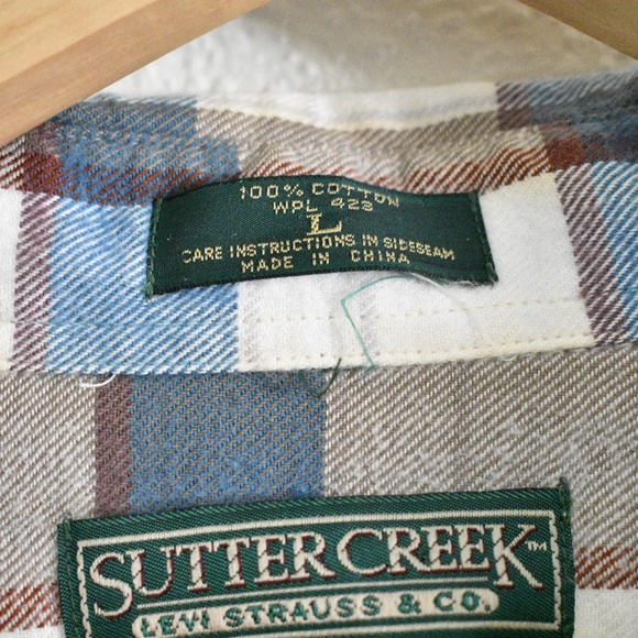 Levi's Men's Button Down Flannel - Picture 3 of 4